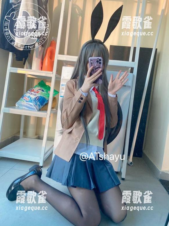 AT鲨的壁纸之选：内衣写真实在太让人失眠了。
