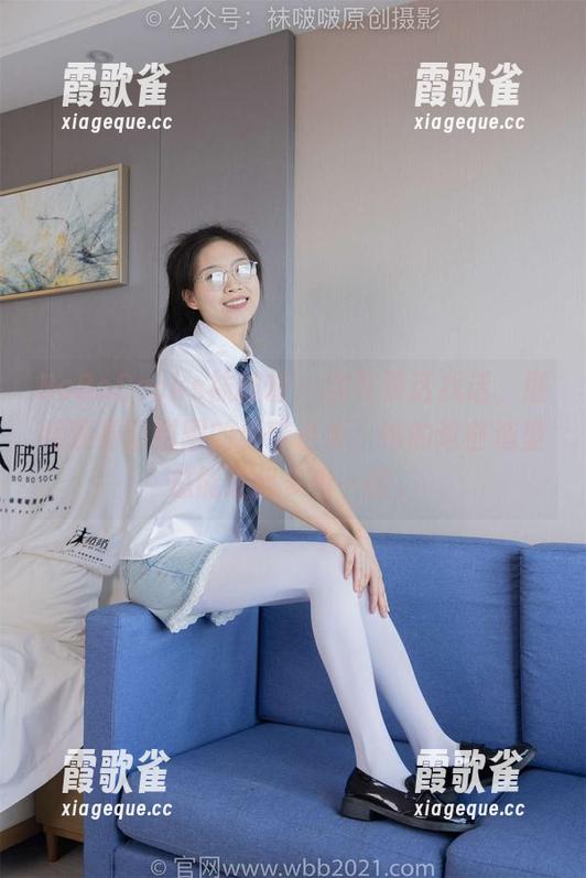 BoBoSocks袜啵啵 - 实在没话找话，继续观看甜甜圈的板鞋合集，她的这些造型总能让我多看一眼。