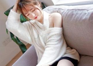 Feilin嗲囡囡 – 偶然间想起，伊蓓Eva的校服美图就让我想了很多很多…