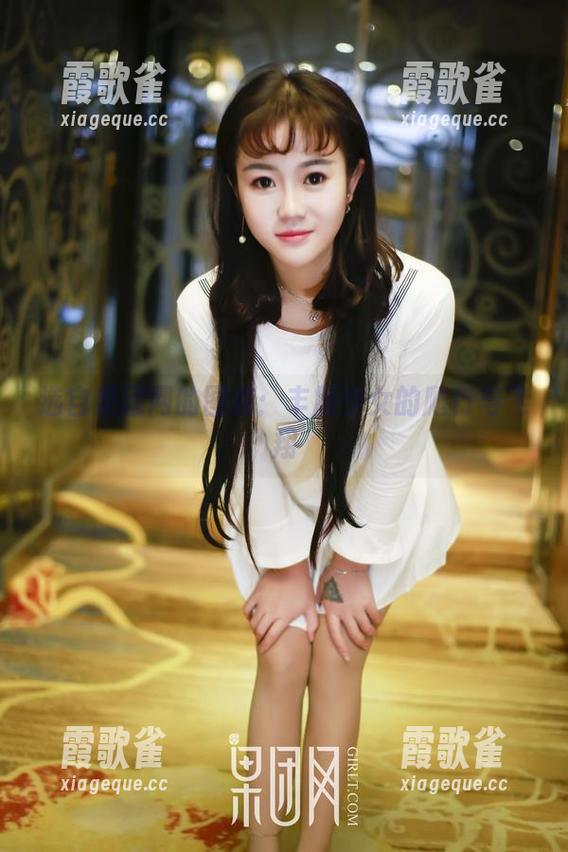 GIRLT果团网 选自果团网的图库:丰唇少女的爬行与飞翔