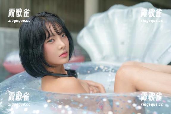 Hyoyeon(김효연)的旗袍兔子图集，真有种想偷偷问她——这笔钱都花在哪儿了？