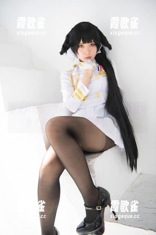 修女风写真，Tomiko(とみこ)可算是糅合了几分大胆吧，分享给大家。