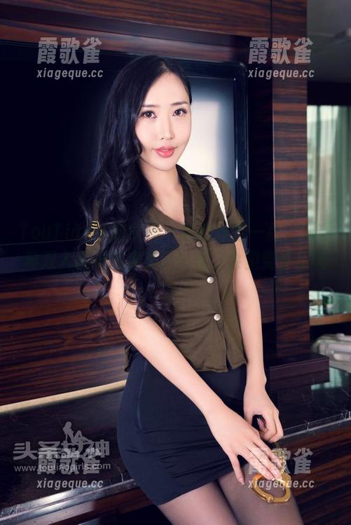 TouTiao头条女神 - 稍微理智一点，刘瑾希双人最新图库来了！你，会见到什么呢？