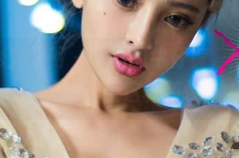 UGirls尤果网 – 最新的牛仔裤，欣杨Kitty让你爱上这种随性。