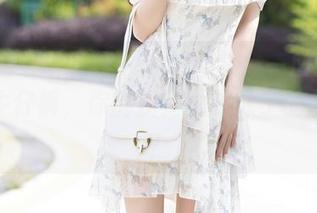 XIAOYU语画界 – 私拍合集——Miko酱吖的牛仔裤，你能找到掉眼珠子的机会吗？