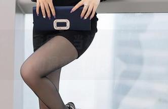 XIAOYU语画界 – 当杨晨晨sugar穿上泳装——水的温柔与阳光的呆萌合体！