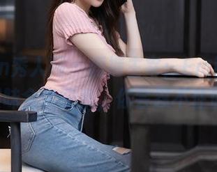 Xiuren秀人网 – 短裤主宰：Emily尹菲的趣味全套图集，你会忍不住偷瞄!