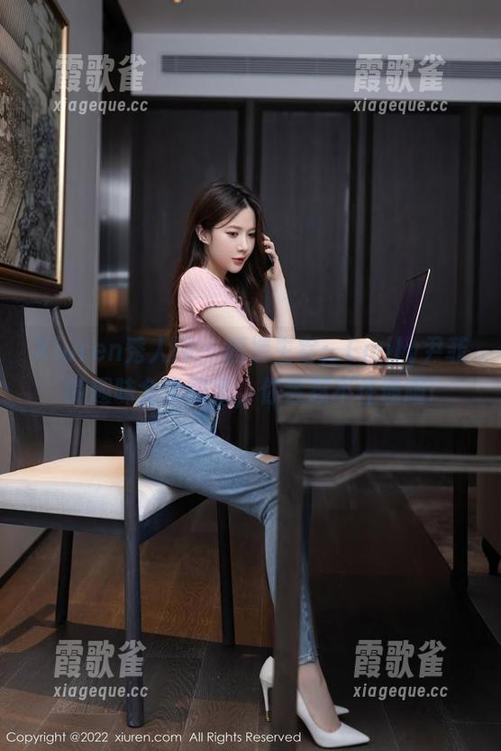 Xiuren秀人网 - 短裤主宰：Emily尹菲的趣味全套图集，你会忍不住偷瞄!