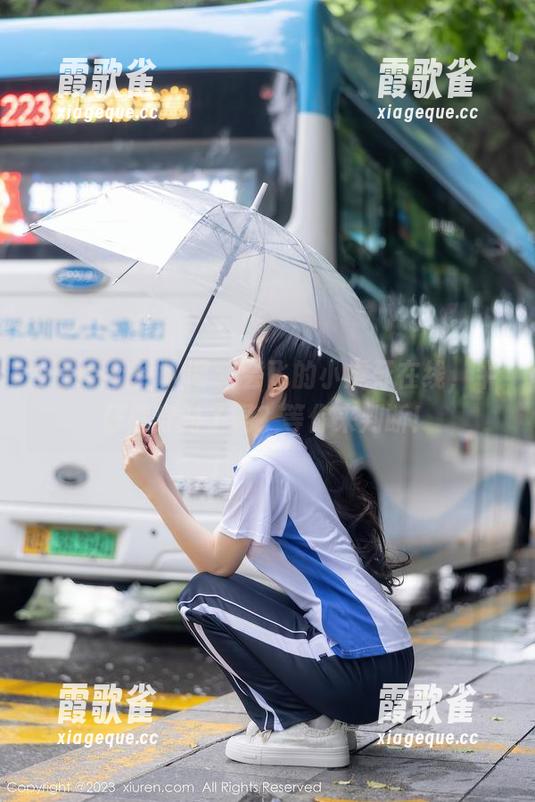 Xiuren秀人网 - 会飞的小虎牙在线，牛仔裤穿对了吗？等你来判断！