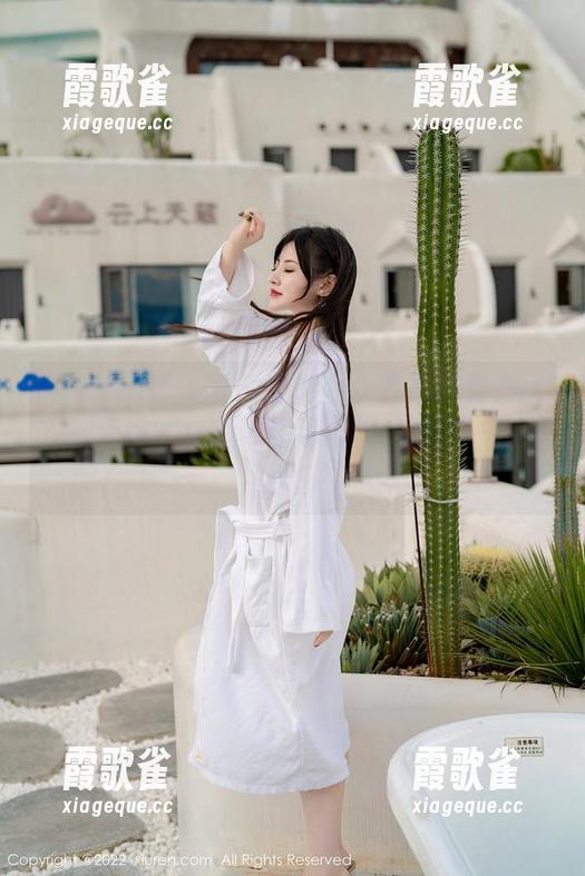 Xiuren秀人网 - 谁说办公室不能有美图？刘婷婷的分享真让我眼前一亮，一秒出尘。