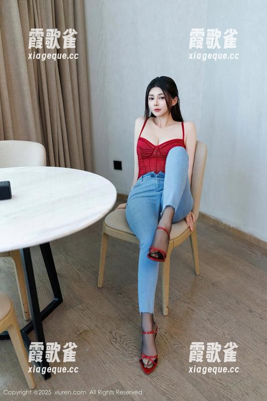 Xiuren秀人网 - 明明睡前做少男少女梦，点击下载小波多的全套女王却让我想歪了…
