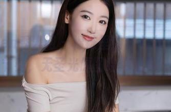 Xiuren秀人网 – 棉袜里的甜七七，踩云朵的节奏，无圣光原图给你透露一角。