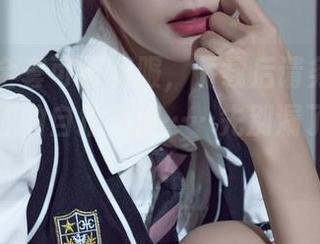 丽柜 – 全套可馨和服，下载后请务必记得先调整你的自拍角度……先别漏了那根耳环！