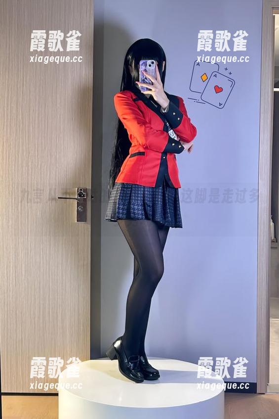 九言从不咕咕的美图，想问这脚是走过多少秀场？