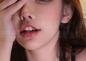 微密圈 – 吊带袜天使套图又来了！于芷晴的更新让你心里的小恶魔爬上墙！