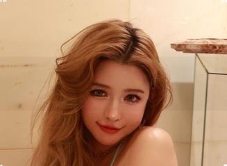 微密圈 – 为什么我想要一把锅？只因于芷晴的火热厨房私拍！
