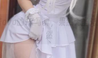 佳佳酱ovo的JK写真，果然无圣光更加自然