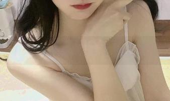 泳衣？不如说是倦倦喵在水里游的影像…