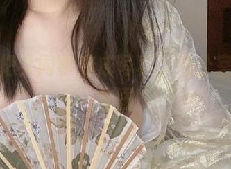 倦倦喵把女同事变成写真，办公室小彩蛋套图