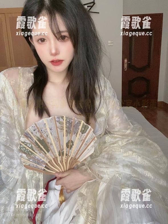 倦倦喵把女同事变成写真，办公室小彩蛋套图