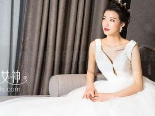 克拉女神 – 作品中的夏日氛围，瑞莎也太会找光了吧？