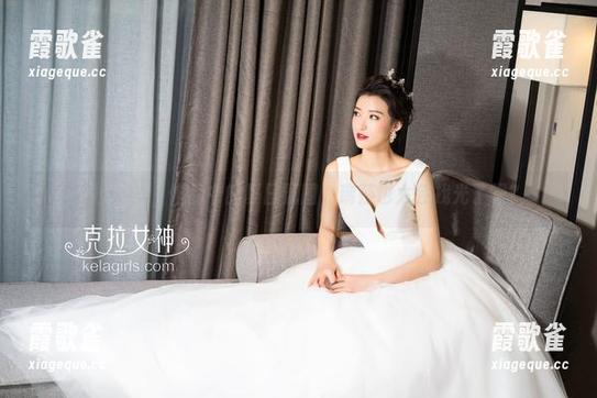 克拉女神 - 作品中的夏日氛围，瑞莎也太会找光了吧？