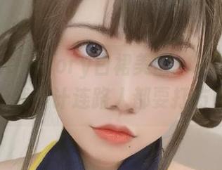啊日日_Ganlory白裙美图：这要是穿得出去，我估计连路人都要打方向盘！