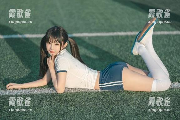 秘出私房照：失眠小宁的皮衣修女pose，你也来试试？