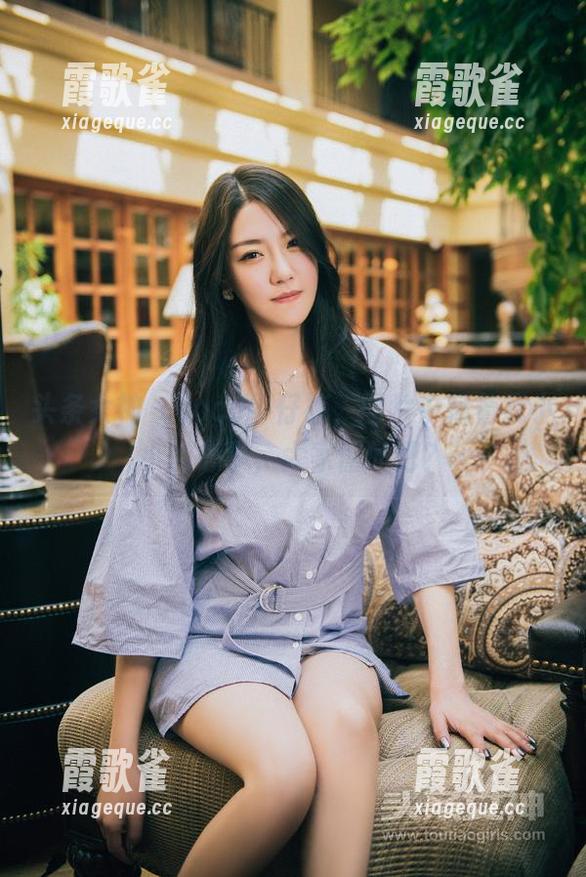 头条女神 - coco牛仔裤，图片中藏着我小小的心事，大家懂的吧？