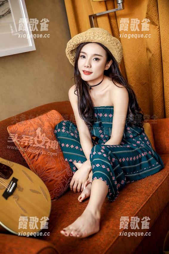 头条女神 - 谁能拒绝李由美的完美镂空全套原图，画面里藏着多少想象。