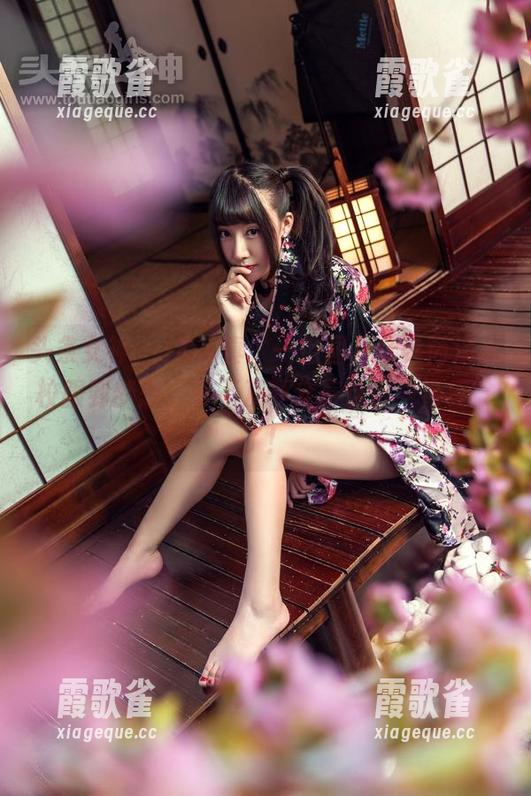 头条女神 - JK写真，一组图片让梁芮溪从校服到梦想，等不及要分享这份“青春”了！