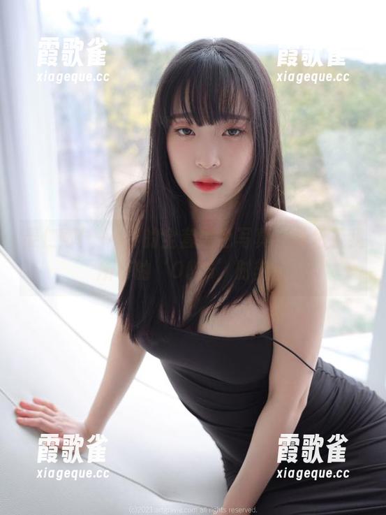 姜仁卿(강인경)的全套黑色写真，承包了我所有的‘OMG’时刻。