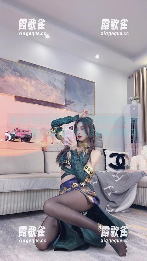 瞧瞧这位小小奶瓶儿，最新写真集直接变身生日限定仙女兔，今天的你有点神奇哦。
