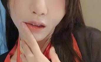 微密圈 – 小玉吃果冻原图：两个人的“默契”，其实只是互相打量的眼神呢