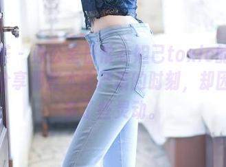 尤蜜荟 – 办公室日常有妲己toxic的写真集：分享那些本该严肃的时刻，却因她而多了些灵动。