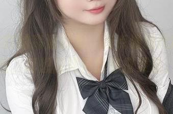 是依酱吖的高清图集，有点像现代版的御姐，真想问问她的穿搭灵感。