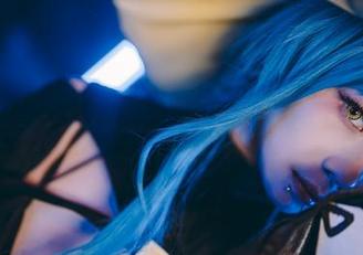 末夜787拼了命定制！坐拥蕾姆女仆泳装的奢华