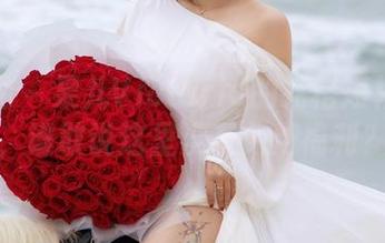 微密圈 – 果儿Victoria的花格短裙黑丝，谁敢说这里没有免费福利？