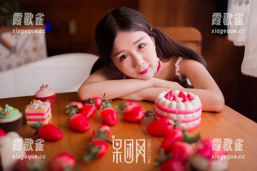全套图集：“清纯佳人-浴室静卧”，来果团网，这一洗，就能“卸”出千种姿态！