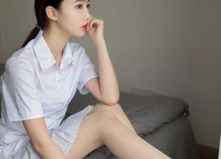 梦丝女神 – 这年头校服也能开’私房‘，灵唯纯白原图美到让人心虚…