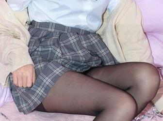 森萝财团 – 原图满分，卉子女仆与黑丝踩物的灵魂对话，可千万别想歪了，免费传送中。