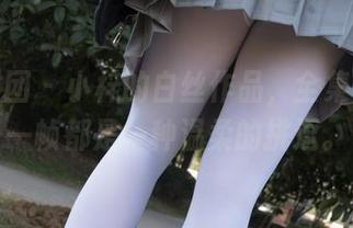森萝财团 – 小梓的白丝作品，全集里的每一帧都是一种温柔的挑逗。