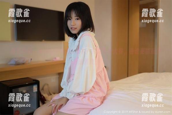 模范学院 - Abby王乔恩&奶牛：另类写真大赛，看谁更能抵挡我的俏皮！