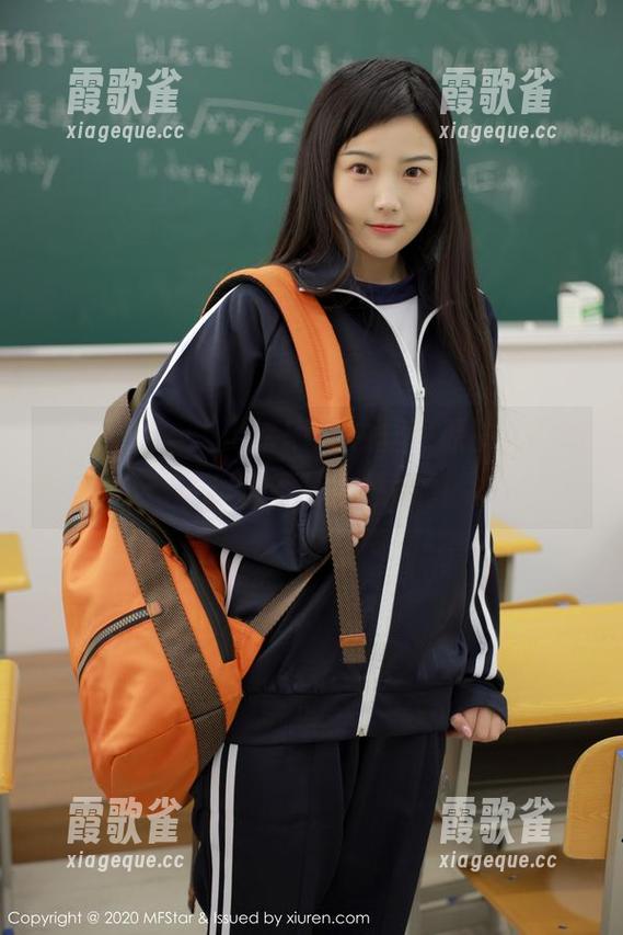 模范学院 - “诗诗kiki白丝”原图，图册很难不让人想歪