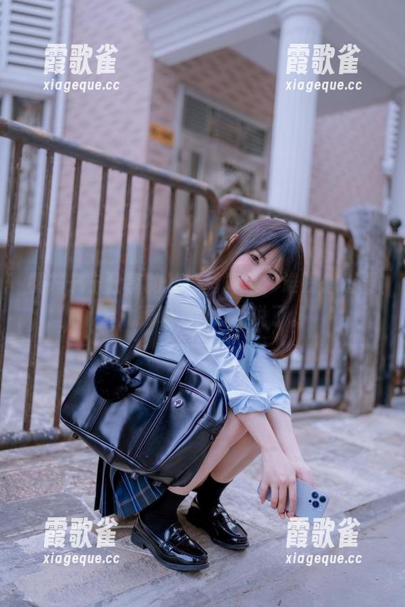 樱井宁宁分享的丝袜写真集，谁没想过要看几眼呢，嗯...不说了。