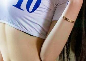 爱尤物 – 遇到徐莉芝Booty，原图让传统校服焕发新活力