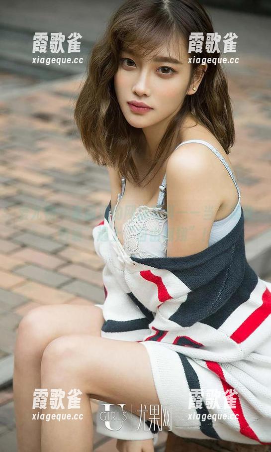爱尤物 - 李丽莎的网袜写真——当“紧致包裹”遇上“自由翱翔”！