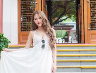 爱蜜社 – 若彤boomboom的美腿高清资源：脚丫也是有个性，真不想给藏起来。