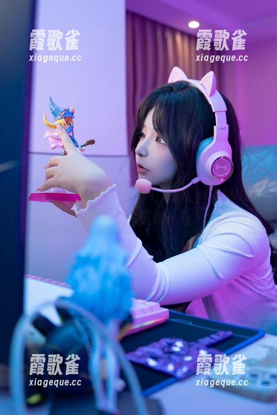 “白丝”中的恰到好处，玉汇yuuhui的精选图片值得一看