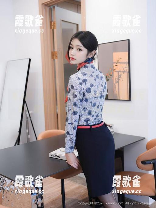 秀人网 - Lovely璐璐和她的文艺女孩写真：放飞自我，风在这里变得柔软。